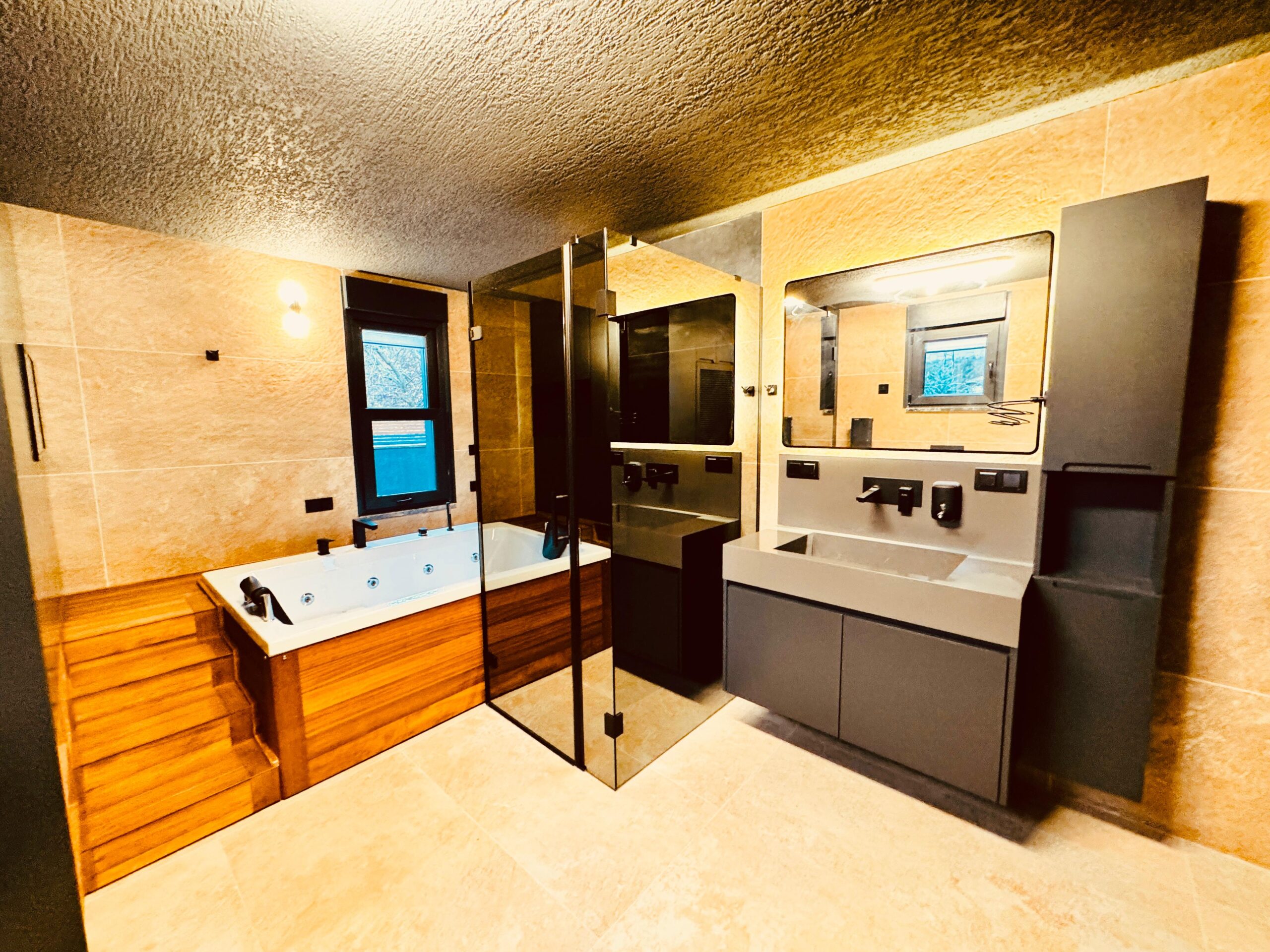 WhatsApp Image 2025-05-18 at 21.31.41 (1)